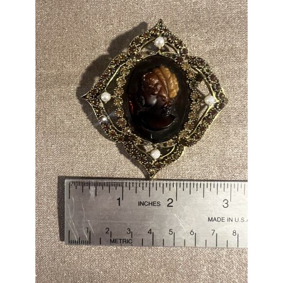 Vintage Hargo Amber Resin Left Facing Classical Cameo Brooch Rhinestones Read - Picture 7 of 16